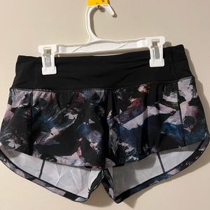 Lululemon Speed Up Shorts 2.5”